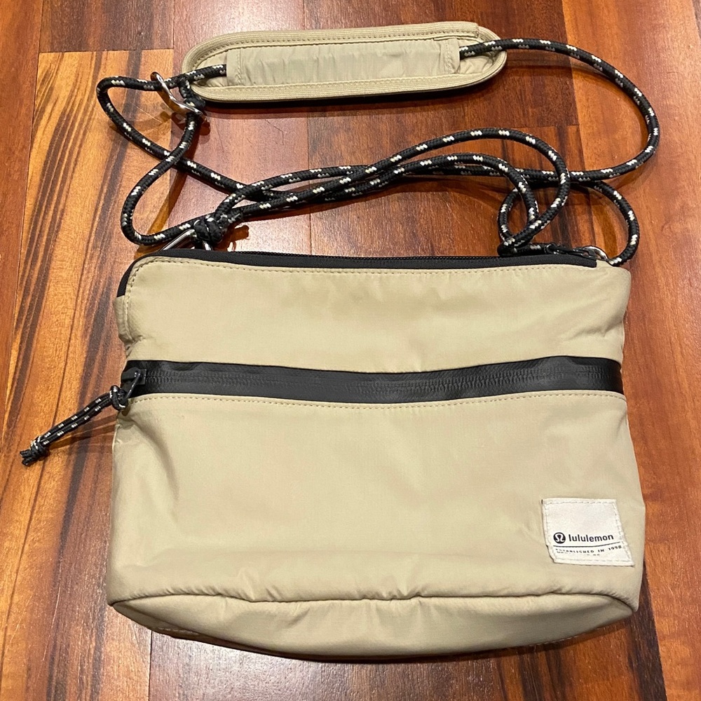 Lululemon Clean Lines Crossbody Bag